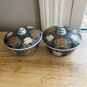Pair of 2  Japanese Arita Imari Bowl bowls w/ Lid